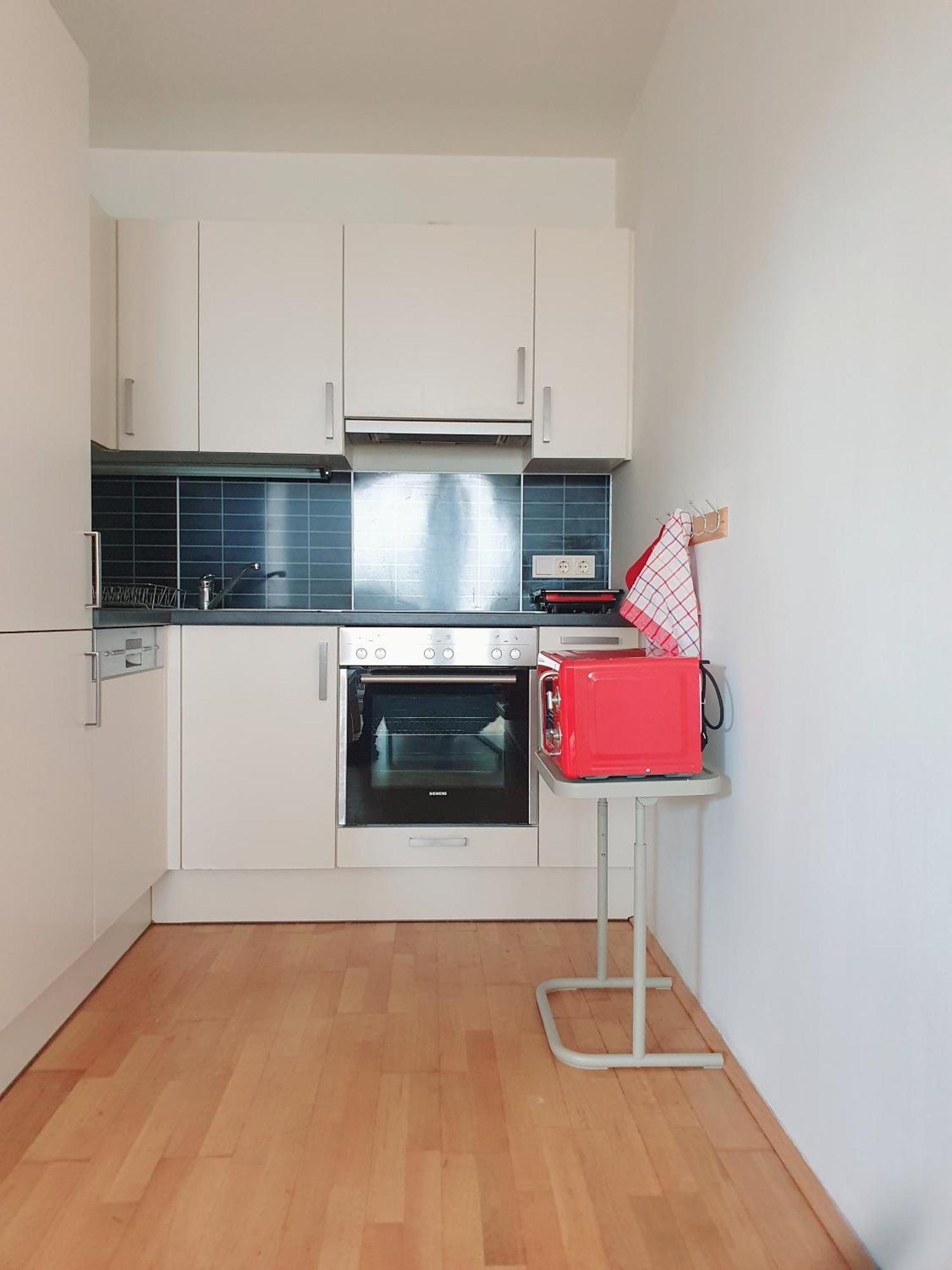 Near Lake One Bedroom Adorable Apartment Wien